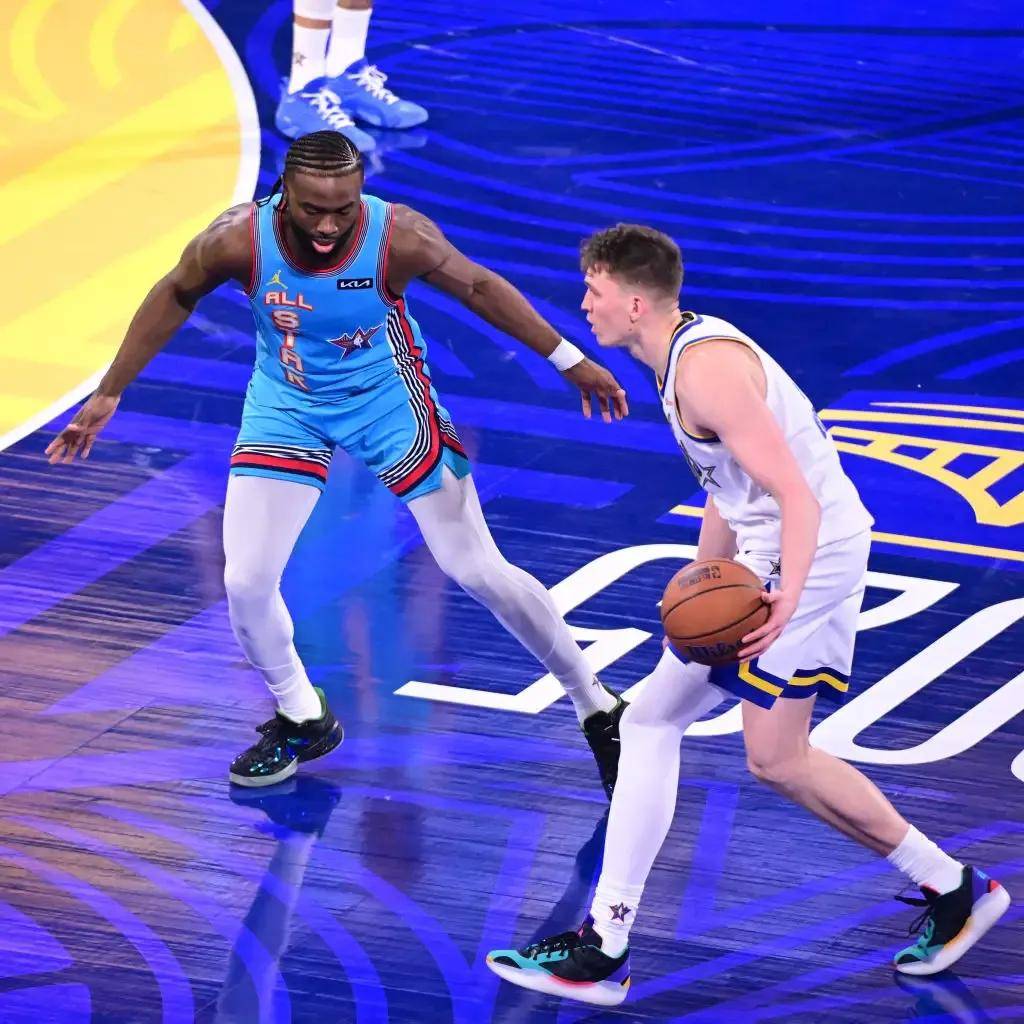 开云官网包含塔图姆重要时刻夺冠，美国队带队取胜！全场沸腾不已的词条